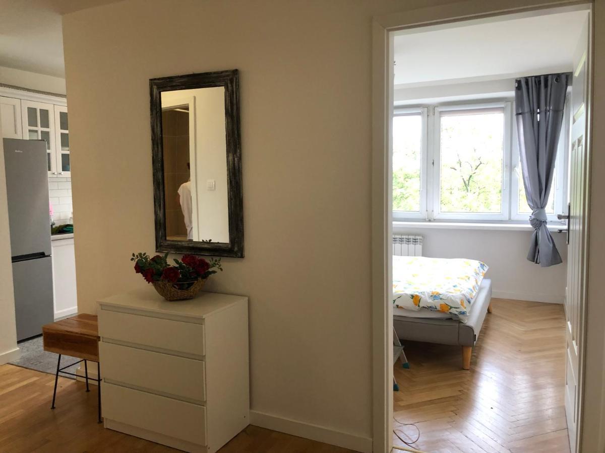 Comfortable And Cosy Apartment 3 Beds-City Center ワルシャワ エクステリア 写真